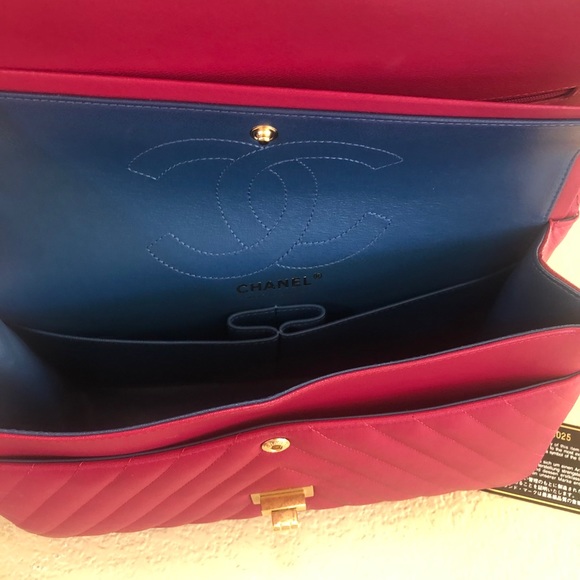 Chanel Pink Fuchsia 2.55 sheepskin chevron bag . - Picture 7 of 11